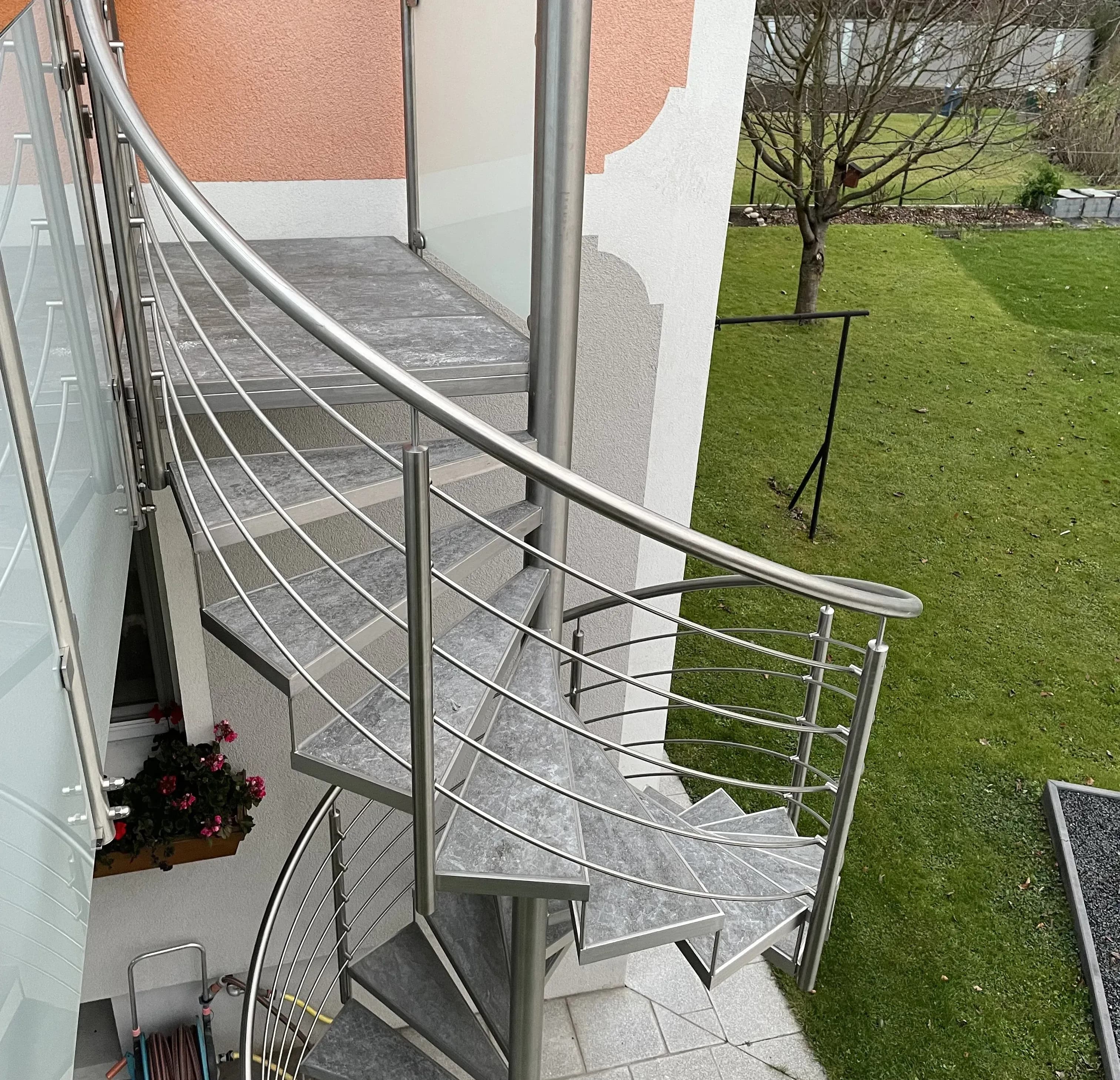 Maßgefertigte Wendeltreppen aus Oberösterreich 